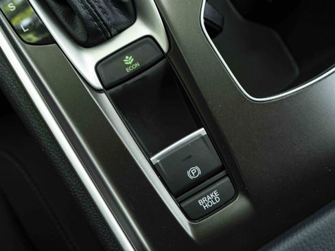 Used 2018 Honda Accord LX image 28