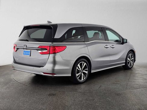 Used 2023 Honda Odyssey Touring image 3