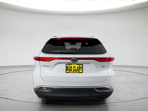 Used 2023 Toyota Venza XLE AWD/4WD image 4