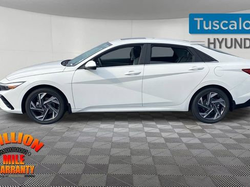 New 2025 Hyundai Elantra Limited image 5