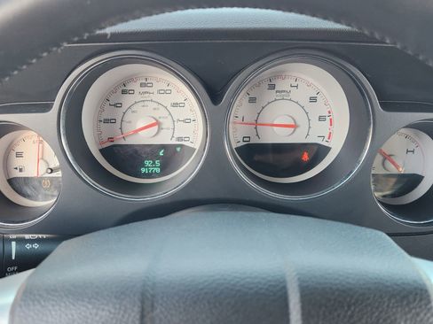 Used 2011 Dodge Challenger R/T image 19