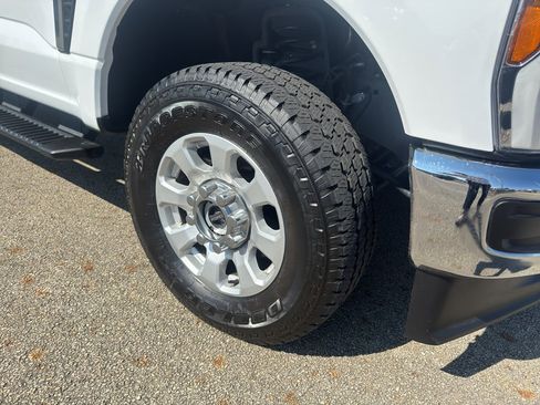 Used 2024 Ford F250 XLT w/ FX4 Off-Road Package image 9