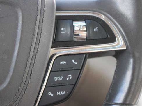 Used 2017 Lincoln Continental Reserve w/ Climate Package FWD image 22