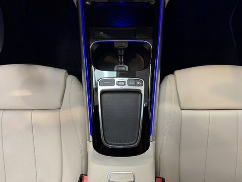 Used 2025 Mercedes-Benz GLA 250 image 13