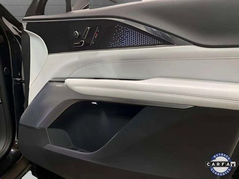 Used 2023 Cadillac Lyriq 2WD image 83