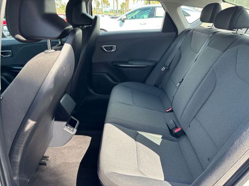 Used 2025 Kia K4 FWD image 24