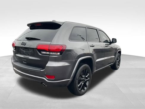 Used 2021 Jeep Grand Cherokee Laredo X image 5