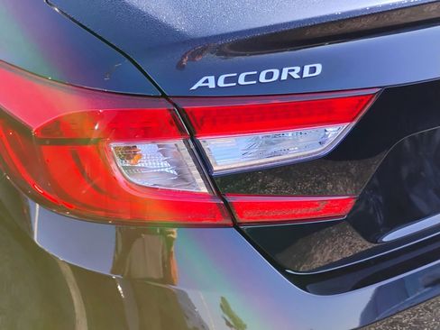 Used 2018 Honda Accord EX-L image 9