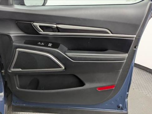 Used 2025 Kia Telluride S FWD image 22