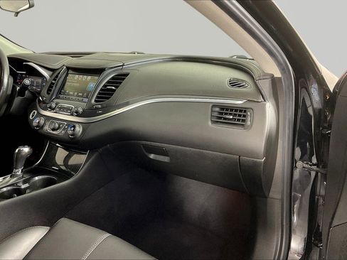 Used 2019 Chevrolet Impala LT FWD image 26