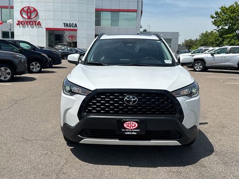 Used 2023 Toyota Corolla Cross LE w/ Moonroof Package AWD/4WD image 2