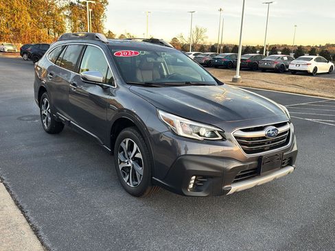 Used 2022 Subaru Outback Touring XT image 6