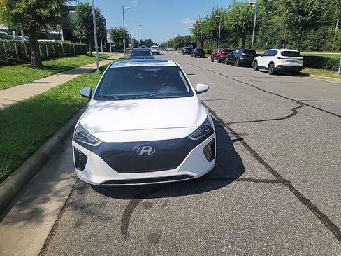 Used 2019 Hyundai Ioniq Limited FWD image 8