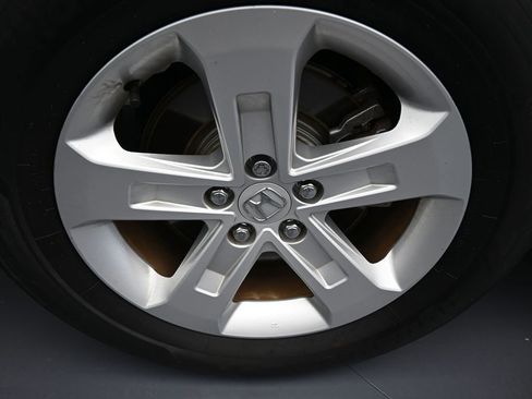 Used 2023 Honda Pilot LX image 39