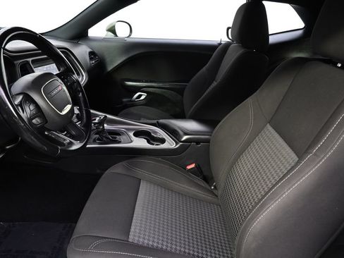 Used 2021 Dodge Challenger SXT AWD/4WD image 13