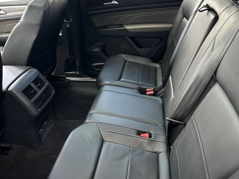 Used 2023 Volkswagen Atlas Cross Sport SE w/ Panoramic Sunroof Package AWD/4WD image 12