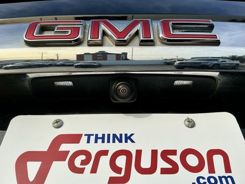 Used 2023 GMC Yukon SLT image 15