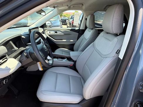 Used 2026 Ford Explorer Active w/ Active Comfort Package AWD/4WD image 12