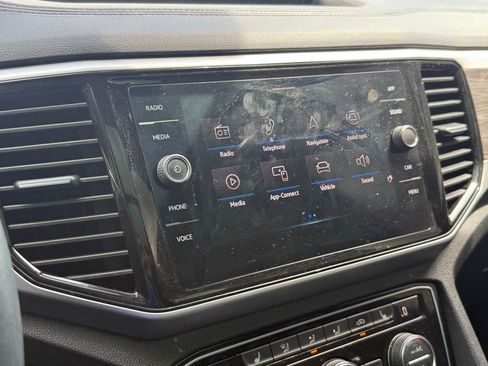 Used 2022 Volkswagen Atlas Cross Sport SE w/ Panoramic Sunroof Package image 25