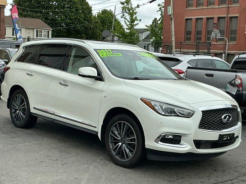 Used 2017 INFINITI QX60 Luxe w/ Deluxe Technology Package AWD/4WD image 3