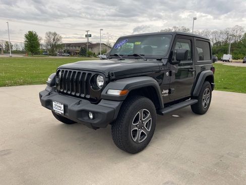 Used 2020 Jeep Wrangler Sport AWD/4WD image 2