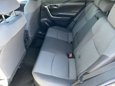 Used 2022 Toyota RAV4 XLE w/ Convenience Package image 17