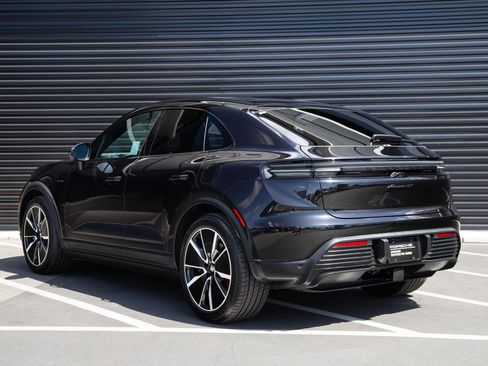 Used 2025 Porsche Macan 4S Electric AWD/4WD image 3