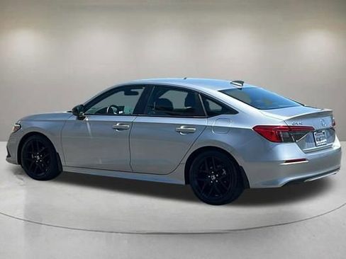 Used 2023 Honda Civic Sport image 4