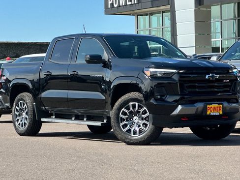 Used 2024 Chevrolet Colorado Z71 w/ Z71 Convenience Package 2 image 2