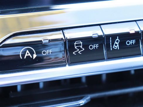 Used 2022 Jeep Compass Latitude FWD image 16