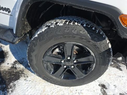 Used 2023 Jeep Wrangler Altitude image 26