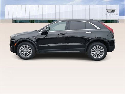Certified 2024 Cadillac XT4 Luxury w/ Cold Weather Package image 5