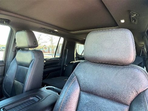 Used 2021 Chevrolet Suburban LT w/ LT Signature Package image 21