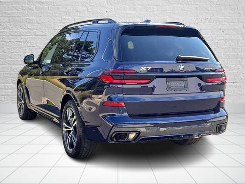 Used 2026 BMW X7 xDrive40i w/ M Sport Package image 3