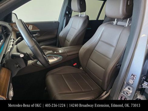 Used 2022 Mercedes-Benz GLS 450 4MATIC image 16