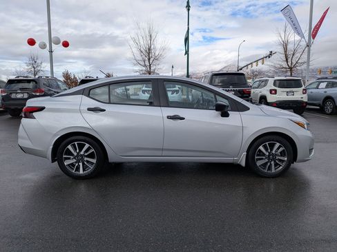 Used 2024 Nissan Versa S w/ S Plus Package image 2
