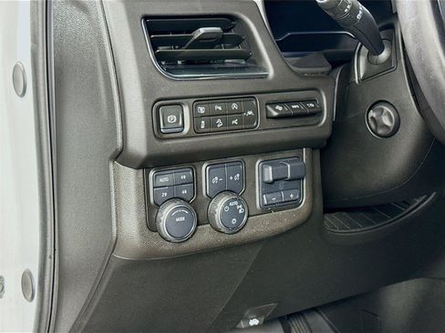 Used 2024 Chevrolet Suburban Premier w/ Advanced Technology Package AWD/4WD image 7