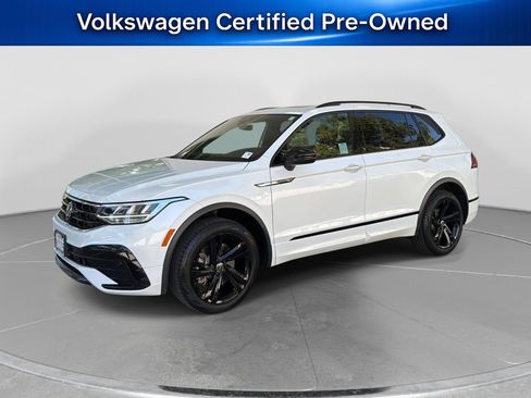 Certified 2024 Volkswagen Tiguan SE R-Line AWD/4WD image 1