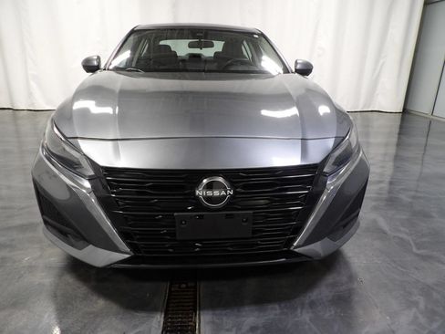Used 2023 Nissan Altima 2.5 SL FWD image 3