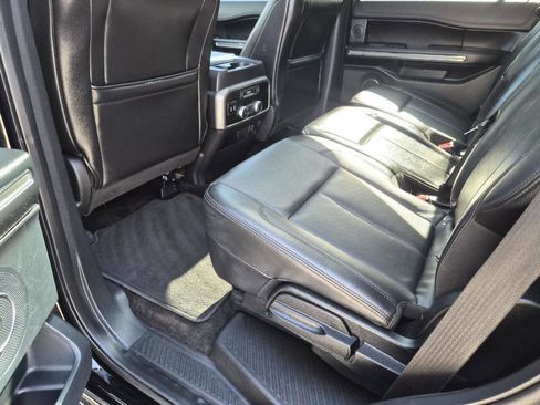 Used 2018 Ford Expedition XLT w/ Equipment Group 201A image 10