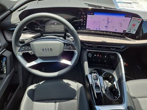 New 2025 Audi Q5 Premium image 14