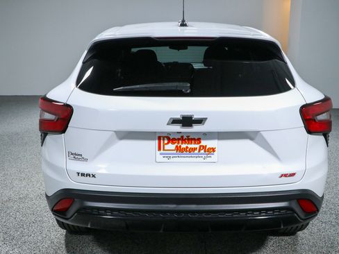 Used 2024 Chevrolet Trax RS w/ Driver Confidence Package FWD image 8