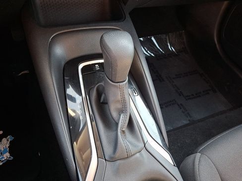 Used 2025 Toyota Corolla LE FWD image 15