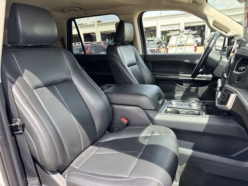 Used 2023 Ford Expedition XLT AWD/4WD image 14