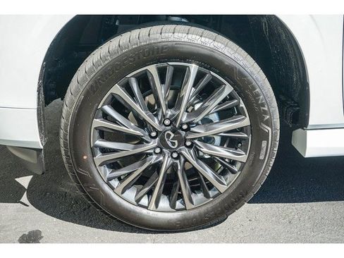 New 2026 INFINITI QX80 Autograph AWD/4WD image 9
