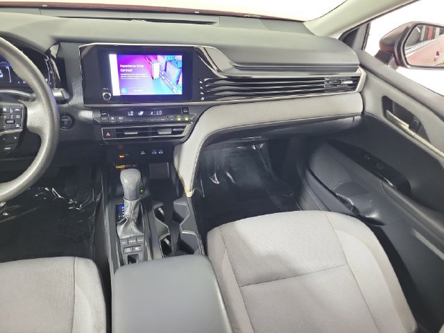 Used 2025 Toyota Camry Hybrid FWD image 17