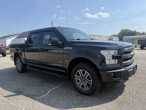 Used 2015 Ford F150 Lariat w/ Equipment Group 502A Luxury AWD/4WD image 12