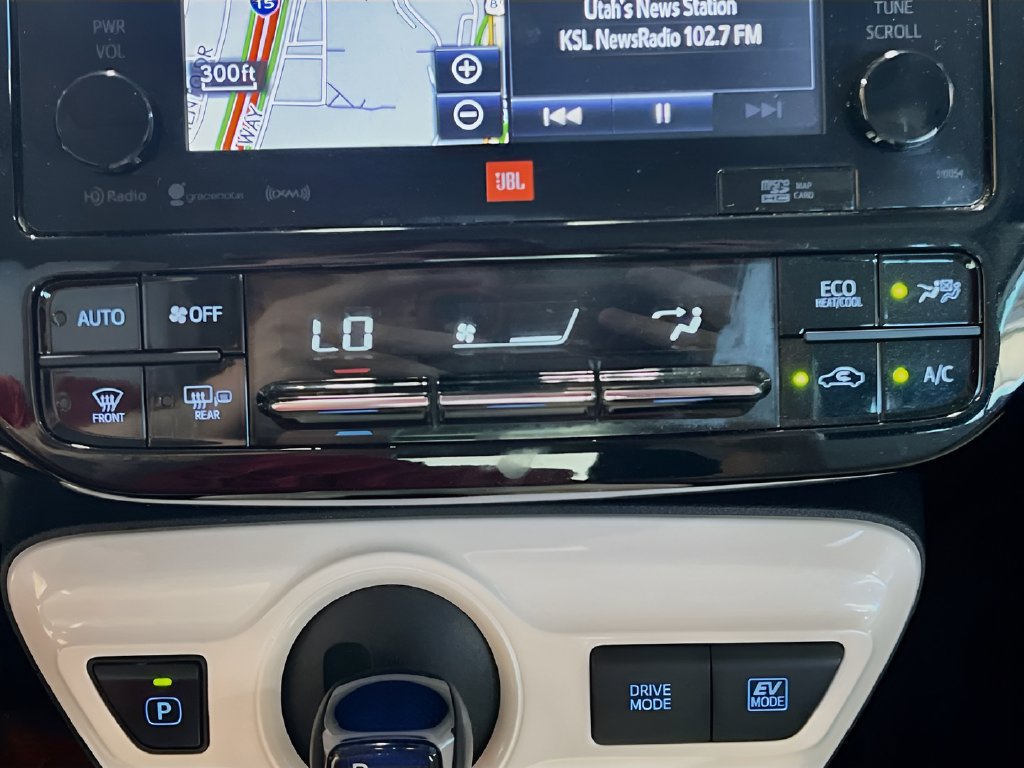 Used 2017 Toyota Prius Four w/ Premium Convenience Package FWD image 16