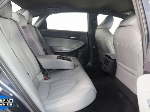 Used 2019 Toyota Avalon XLE image 12