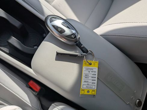 Certified 2024 Hyundai Kona SE AWD/4WD image 19